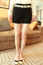Oasap Floral Lace Trim Ruffle Edge Shorts