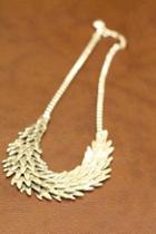 Oasap Bohemian Feather Shaped Design Necklace