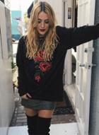 Oasap Fashion Floral Embroidery Loose Fit Pullover Sweatshirt