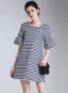 Oasap Casual Half Sleeve Striped Loose Mini Dress
