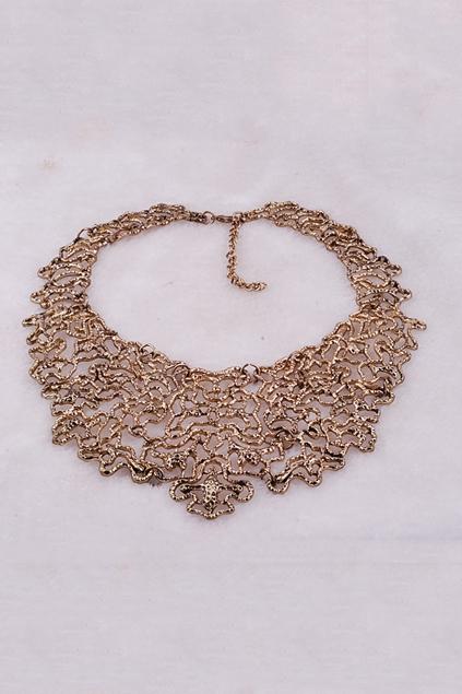 Oasap Collar Shaped Cut Out Necklace