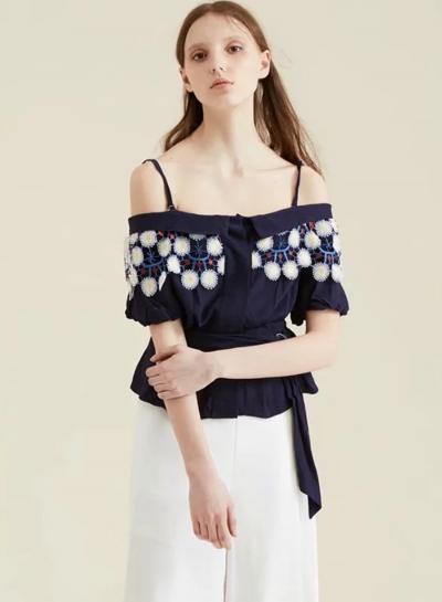 Oasap Spaghetti Strap Slash Neck Floral Embroidery Blouse