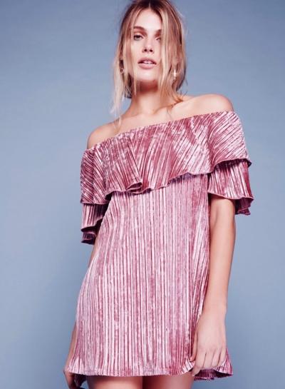 Oasap Off The Shoulder Short Sleeve Ruffled Velvet Dress