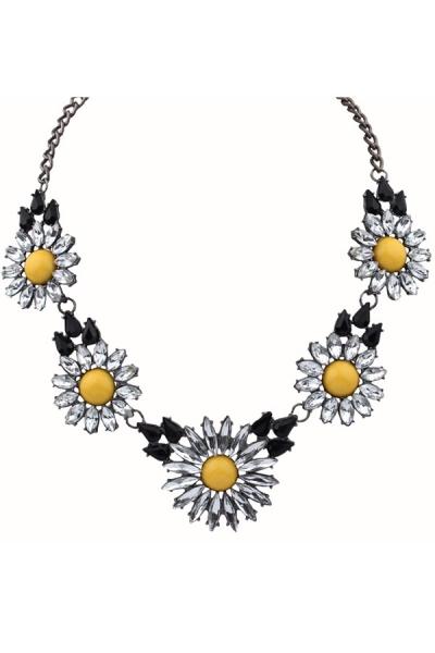 Oasap Crystal Clear Daisy Blossom Necklace