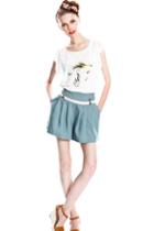 Oasap Contrast Colored Button Embellished Pleated Shorts