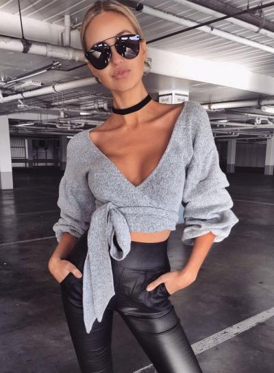 Oasap Deep V Neck Long Sleeve Solid Color Lace Up Sweater