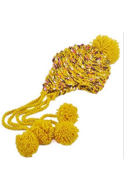 Oasap Plaited Pom Pom Embellished Knitted Hat