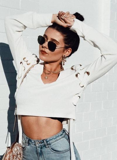 Oasap Fashion V Neck Long Sleeve Lace-up Cropped Sweatshirt