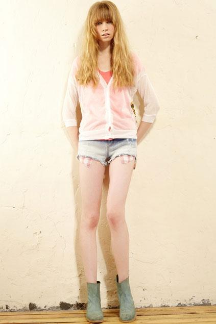 Oasap Worn Finish Raw Edged Trim Hot Shorts