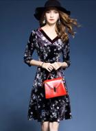 Oasap V Neck 3/4 Sleeve Floral Print Pleuche Dress
