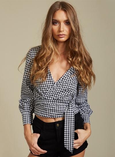 Oasap Plaid Deep V Neck Tie Waist Cropped Blouse