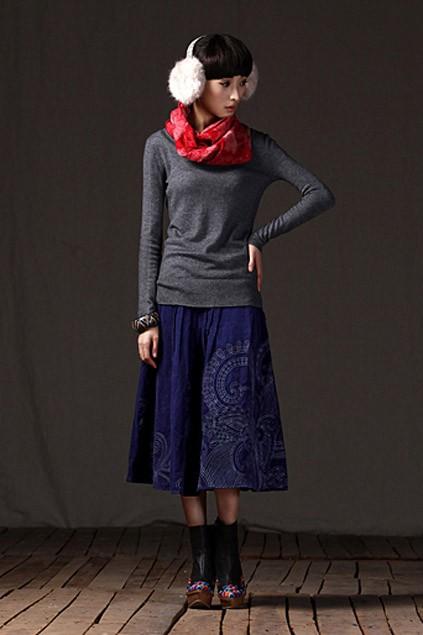 Oasap Pleated Front Midi Skirt With Contrast Color Embroidery