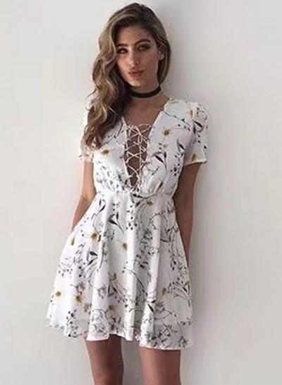Oasap Short Sleeve Lace Up Front Floral Printed Dress