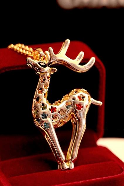 Oasap Deer Pendant Necklace