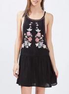 Oasap Spaghetti Strap Cut Out Sleeveless Floral Embroidery Dress