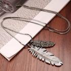 Oasap Long Chain Feather Pendant Necklaces