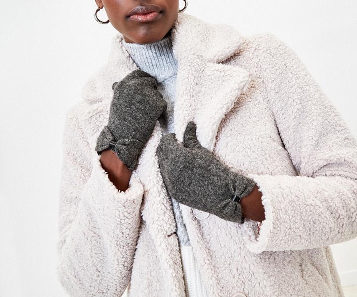 Oasis Bow Knitted Gloves