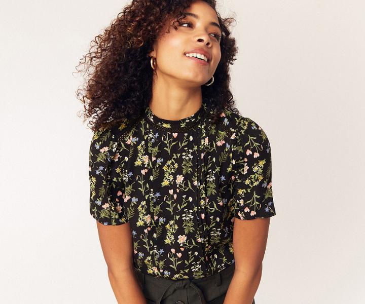 Oasis Cara Floral Pintuck Top