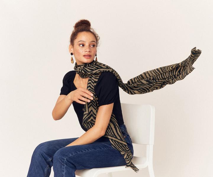 Oasis Tilly Tiger Print Scarf
