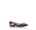 Oasis Rose Embroidered Flat Point