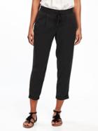 Old Navy Mid Rise Soft Tapered Crops For Women - Black