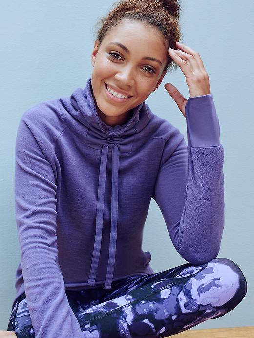 Old Navy Ruched Neck Fleece Pullover Size L Tall - We The Purple