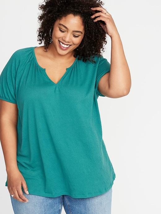 Relaxed Plus-size Split-neck Textured Top