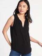 Old Navy Womens Relaxed Sleeveless V-neck Blouse For Women Blackjack Size S