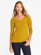 Old Navy Semi Fitted Classic Scoop Neck Tee - Tiny Martini