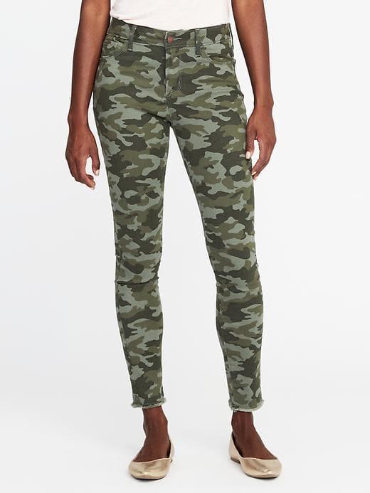 Old Navy Womens Mid-rise Raw-edge Camo-print Rockstar Jeans For Women Camo Size 2
