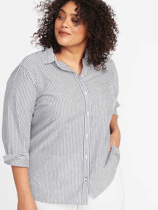 Classic Plus-size No-peek Striped Shirt