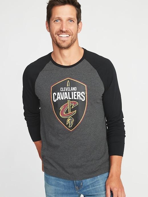Old Navy Mens Nba Team-graphic Raglan-sleeve Tee For Men Cleveland Cavaliers Size L