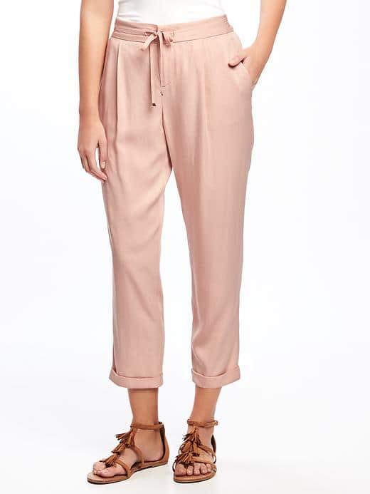 Old Navy Mid Rise Soft Tapered Crops For Women - Blushin Up