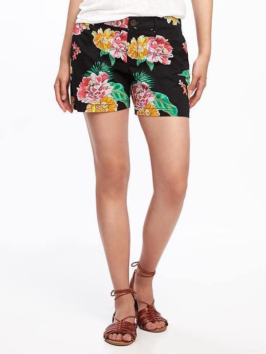 Old Navy Mid Rise Printed Everyday Khaki Shorts For Women 5 - Black Floral