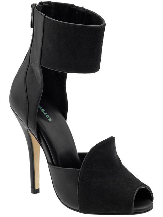 Ask Alice Cuff Pump - Black Pony | LookMazing