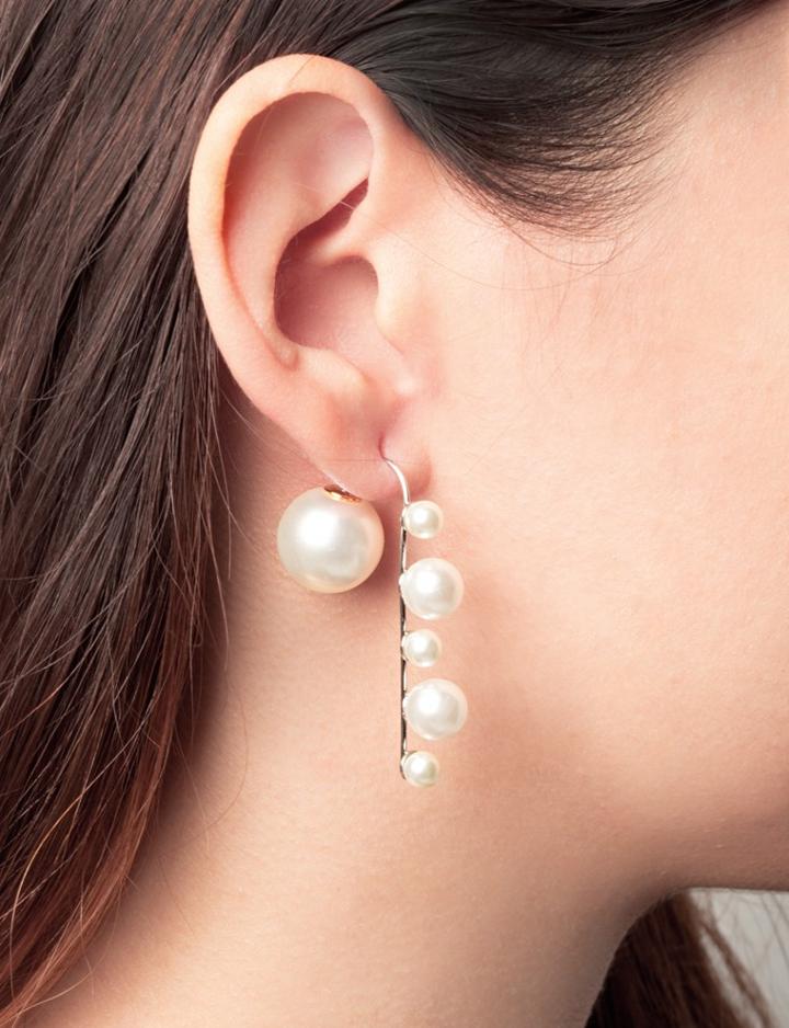 Pixie Market Pearl Pull Through Earrings