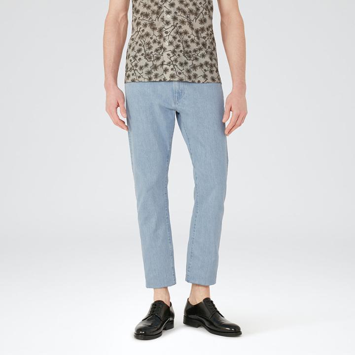 Reiss Fairbourne - Mens Light Wash Slim Jeans In Blue
