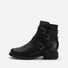 Romwe Solid Buckle Decor Boots