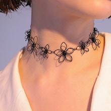 Romwe Hollow Flower Shaped Choker 1pc