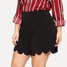Romwe Plus Scalloped Hem Solid Shorts