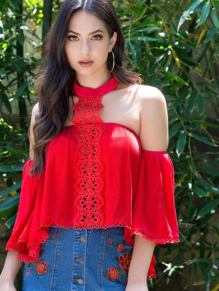 Romwe Lace Panel Halter Off Shoulder Flowy Top