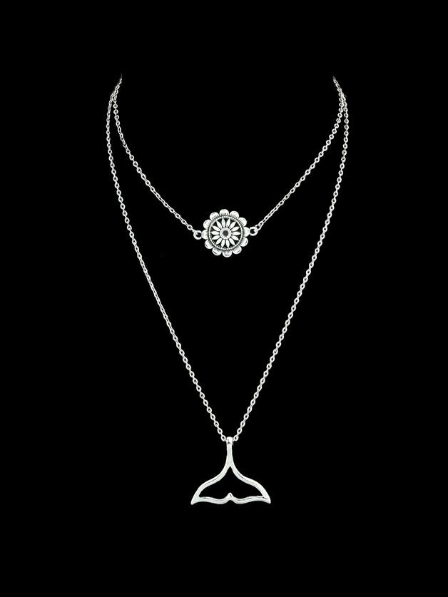 Romwe Geometric Flower Shape Charm Pendant Necklace