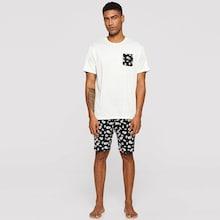 Romwe Guys Pocket Patched Tee & Allover Skull Print Shorts Set