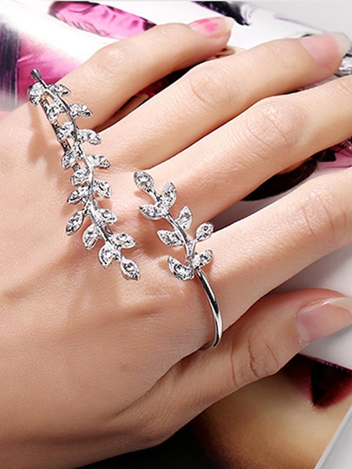 Romwe Leaf Design Palm Cuff