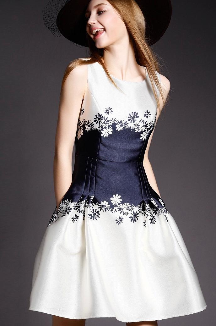 Romwe Sleeveless Floral Flare Dress
