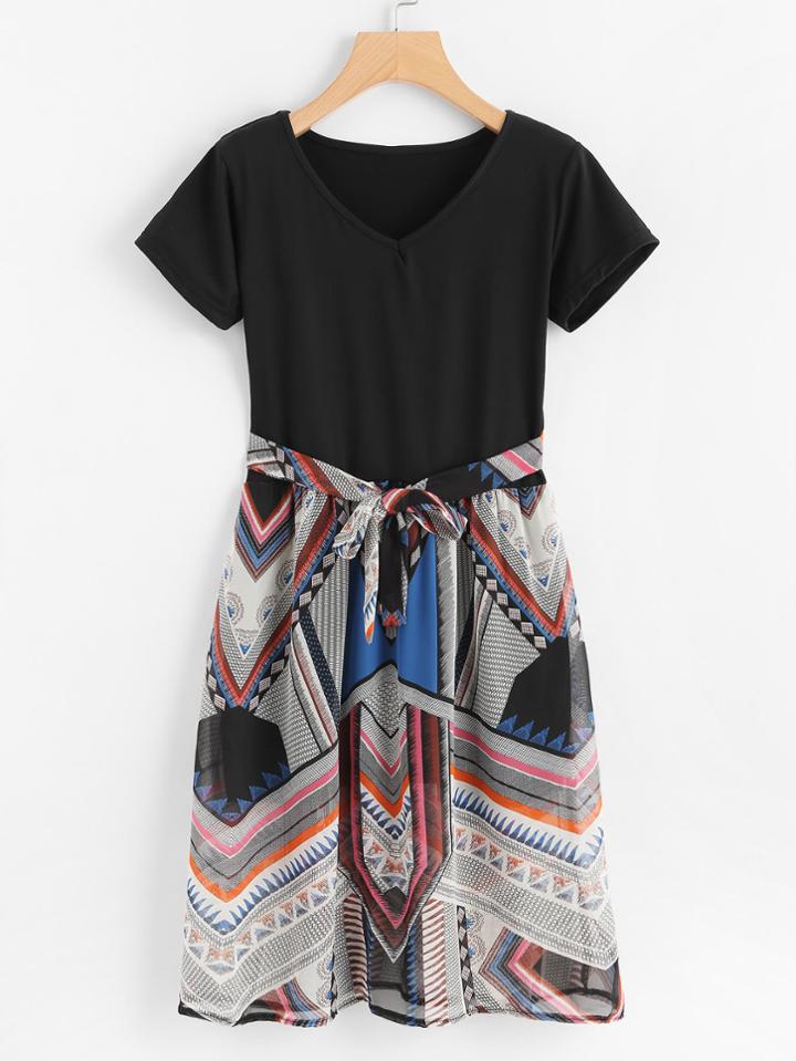 Romwe V Neckline Contrast Panel Dress