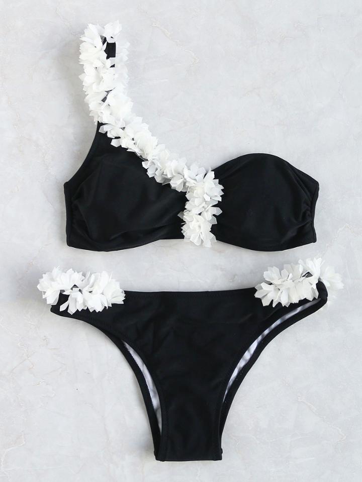 Romwe Contrast Flower Embellished One Shoulder Bikini Set
