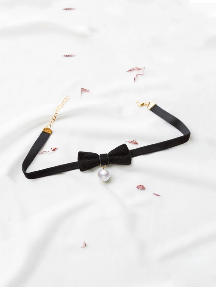 Romwe Black Bow Embellished Velvet Choker With Pearl