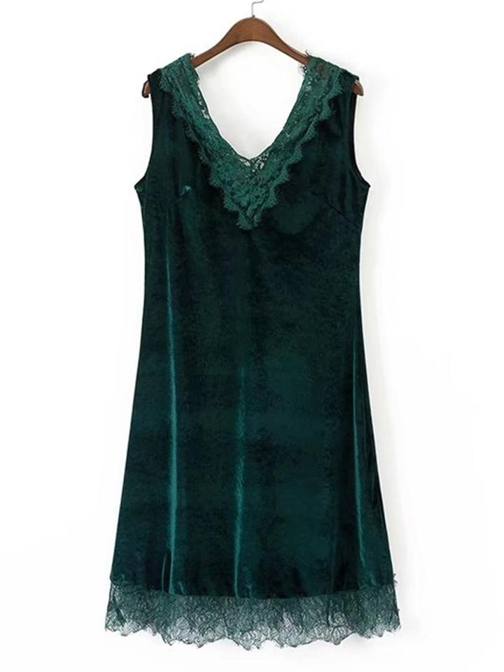 Romwe Double V Cut Lace Trim Velvet Dress