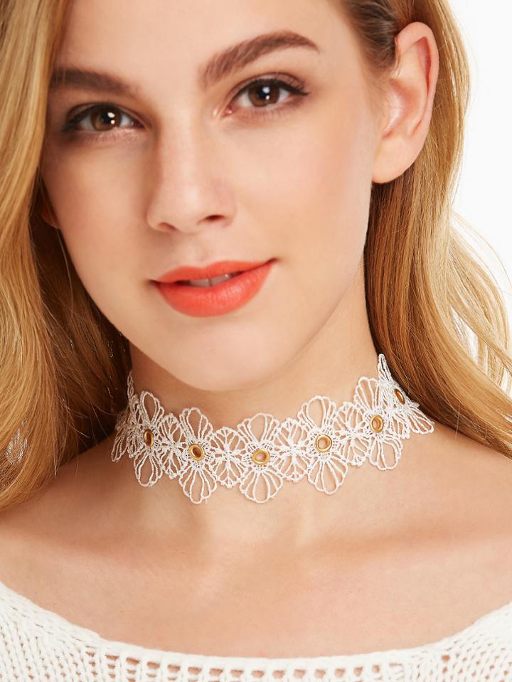 Romwe White Eyelet Lace Wide Choker